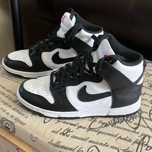 Women’s Nike Dunks